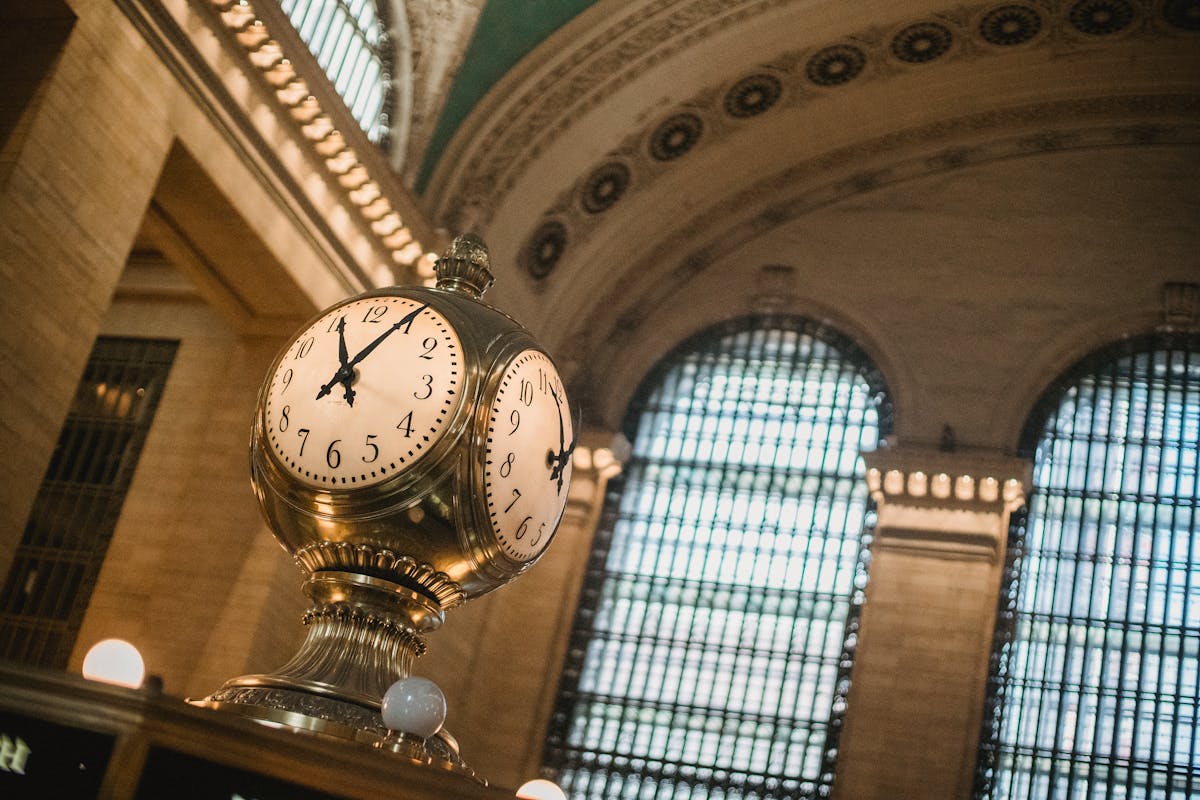 Hora 1717: O Significado Espiritual e Místico